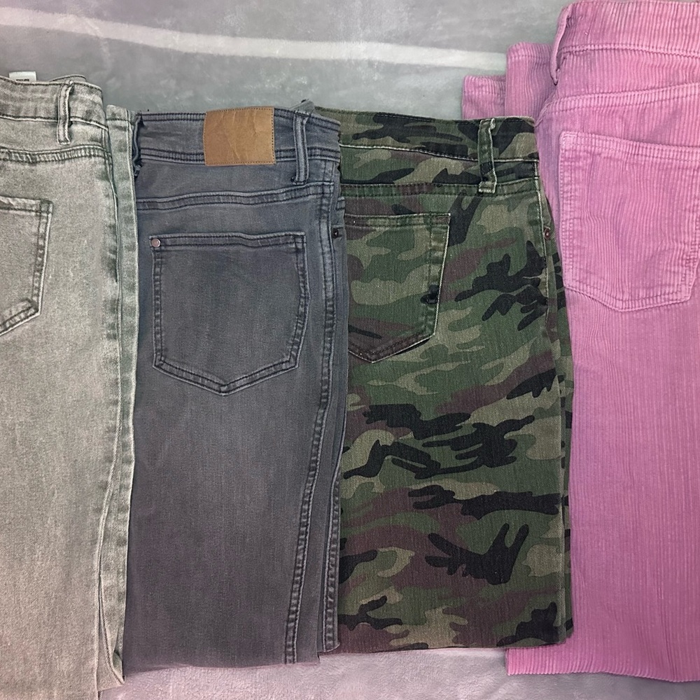Assorted Women’s Jeans *NFS message to purchase any of them*